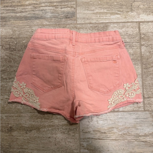Stylish Pink Lace-Trimmed Women Shorts - Picture 3 of 3